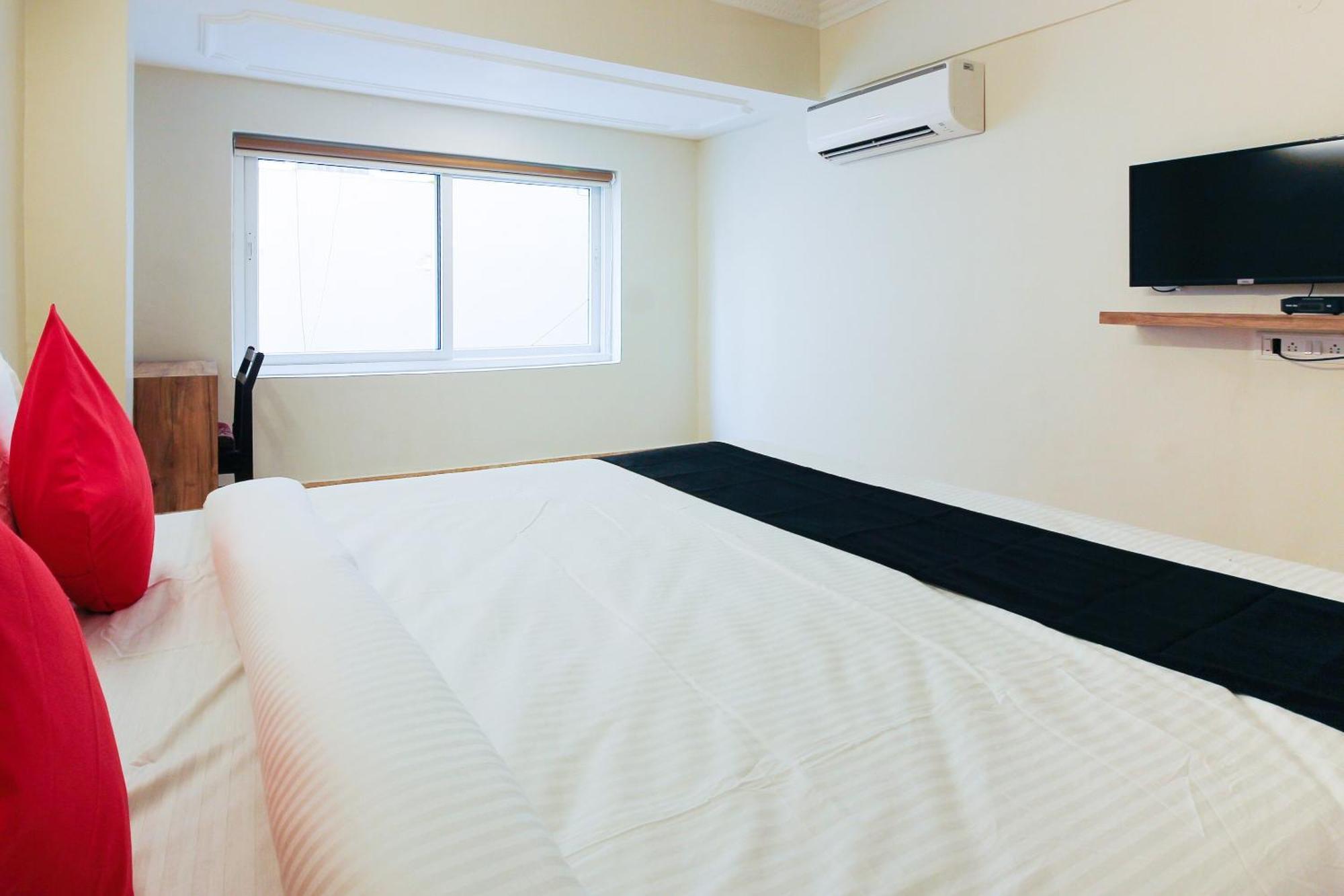 Capital O Sri Suprabhat Grand Near Kachiguda Railway Station Hyderabad Ngoại thất bức ảnh