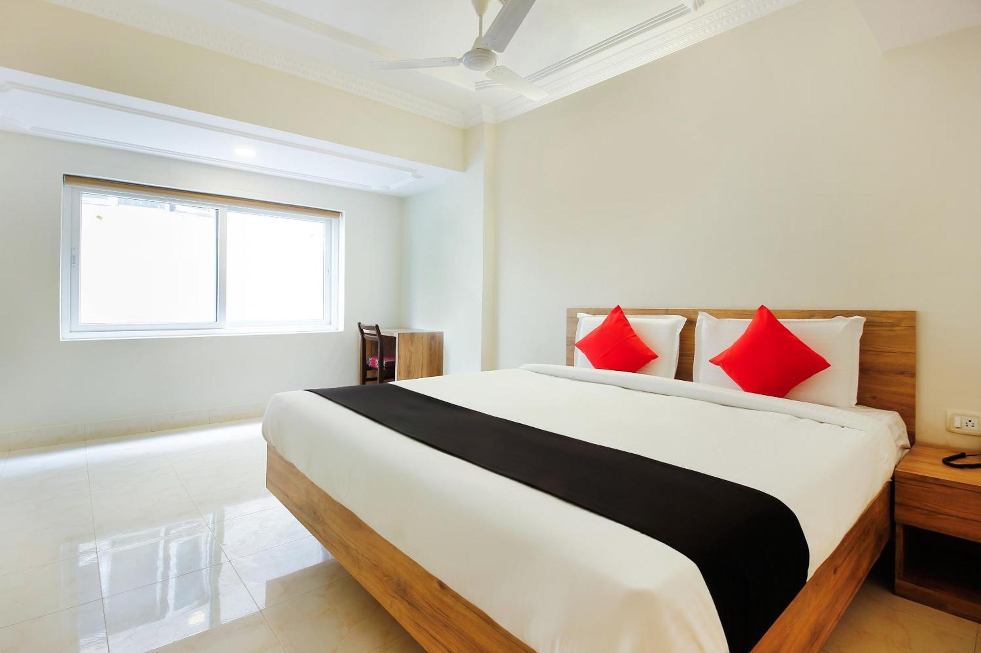 Capital O Sri Suprabhat Grand Near Kachiguda Railway Station Hyderabad Ngoại thất bức ảnh