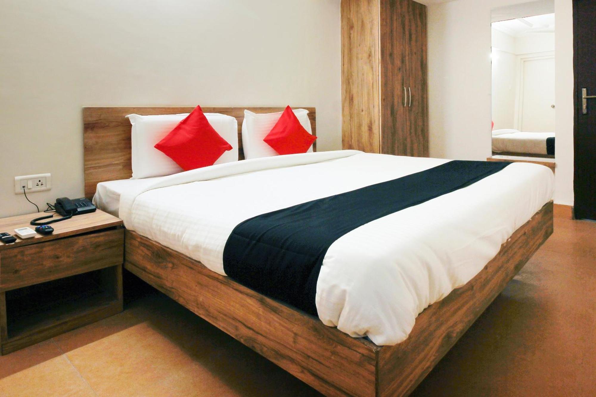 Capital O Sri Suprabhat Grand Near Kachiguda Railway Station Hyderabad Ngoại thất bức ảnh