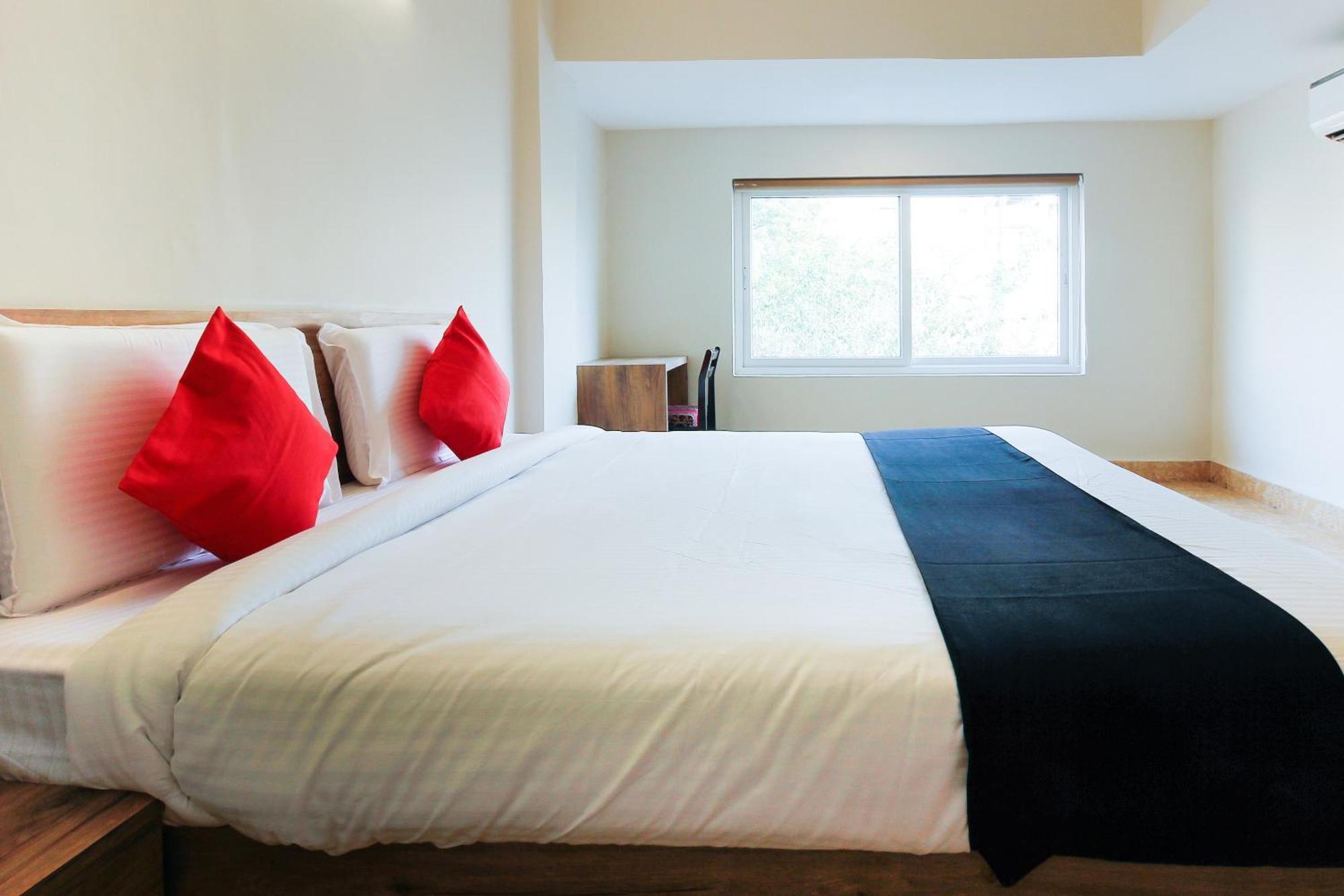 Capital O Sri Suprabhat Grand Near Kachiguda Railway Station Hyderabad Ngoại thất bức ảnh