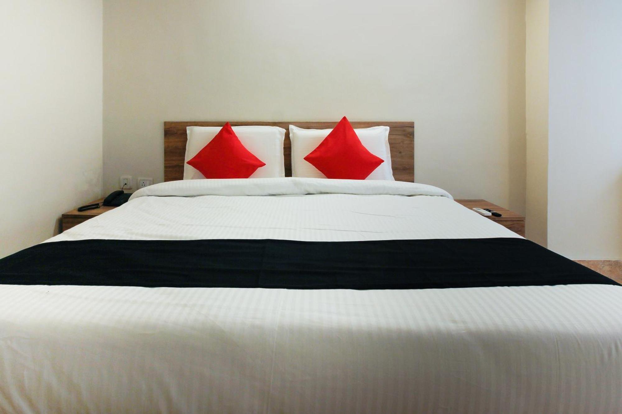 Capital O Sri Suprabhat Grand Near Kachiguda Railway Station Hyderabad Ngoại thất bức ảnh