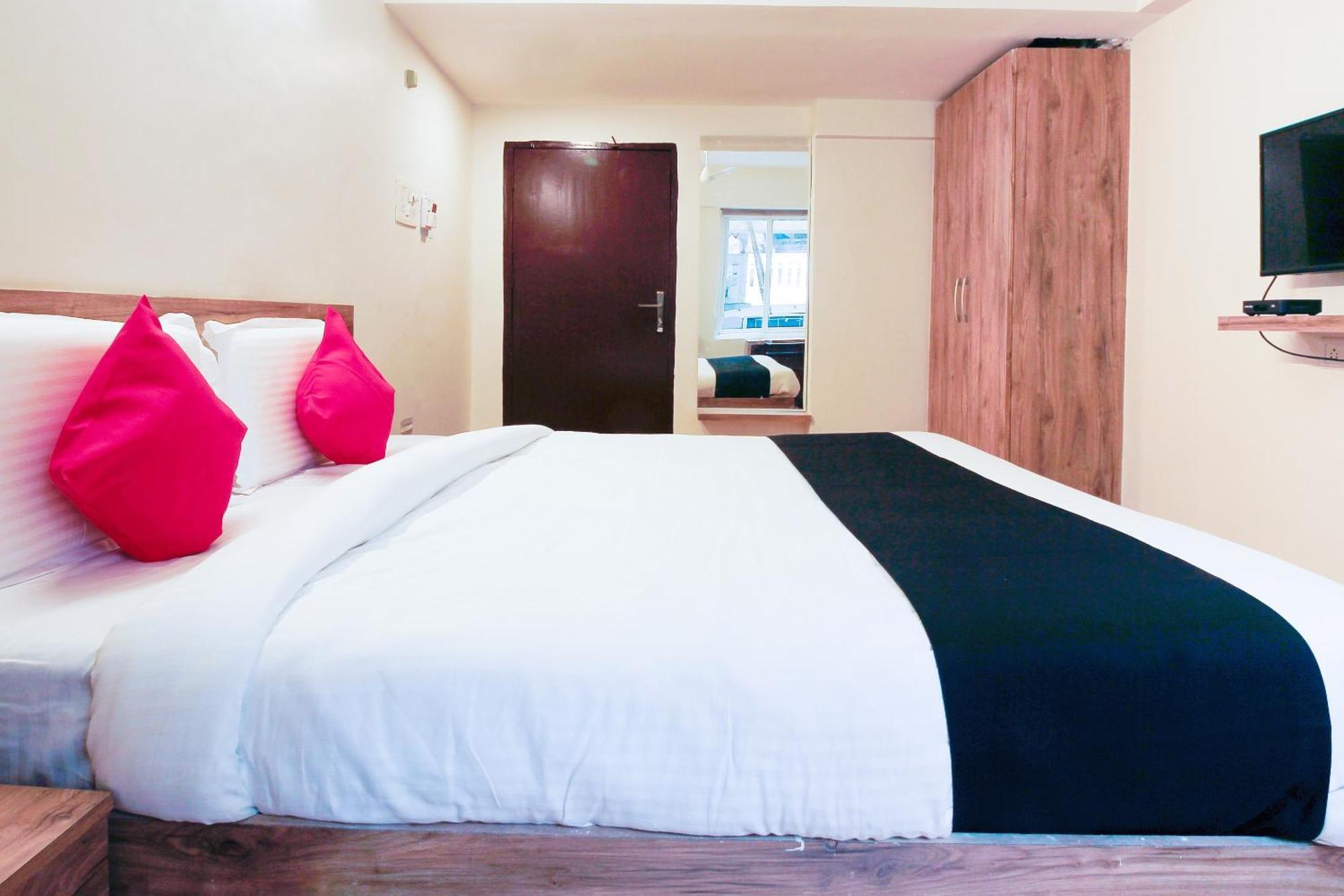 Capital O Sri Suprabhat Grand Near Kachiguda Railway Station Hyderabad Ngoại thất bức ảnh