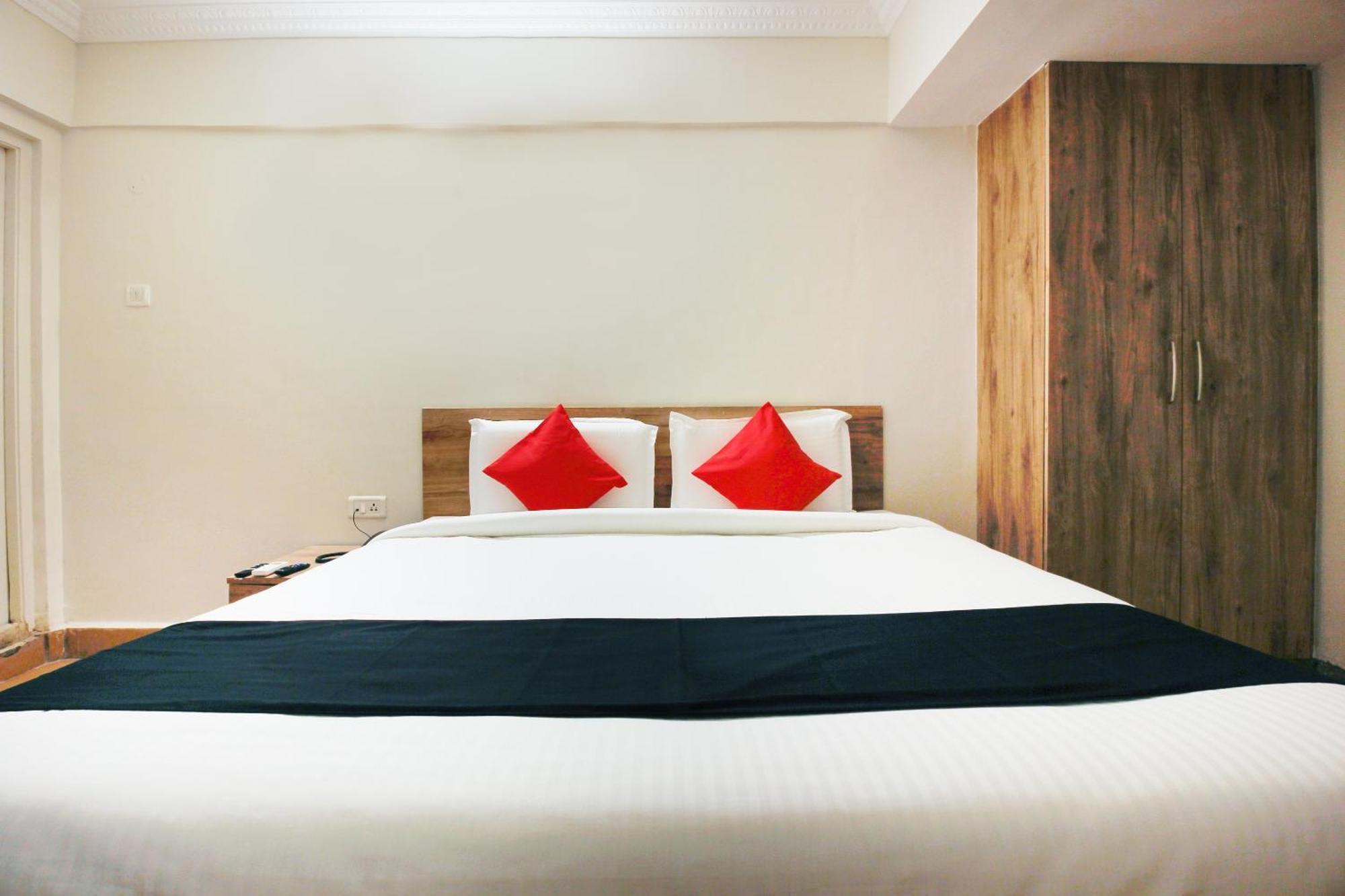 Capital O Sri Suprabhat Grand Near Kachiguda Railway Station Hyderabad Ngoại thất bức ảnh